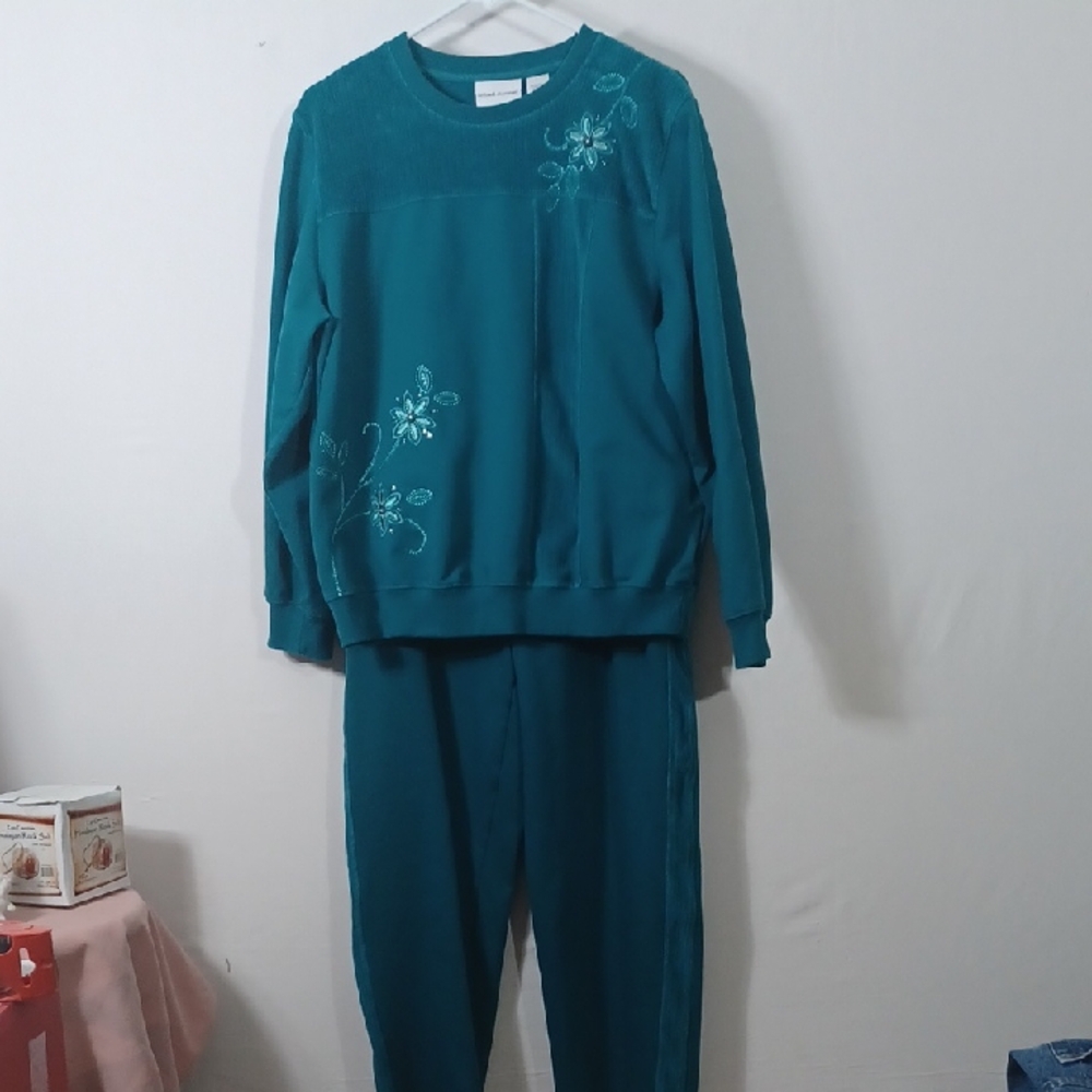 Alfred Dunner Teal Pantsuit with Floral Embroidery